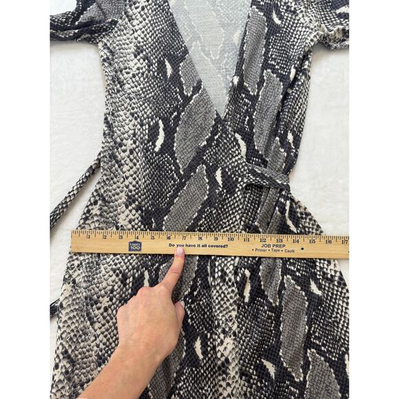 Diane Von Furstenberg New Julian Two Silk Jersey Wrap Dress Size 4 Python Gray - Picture 11 of 14